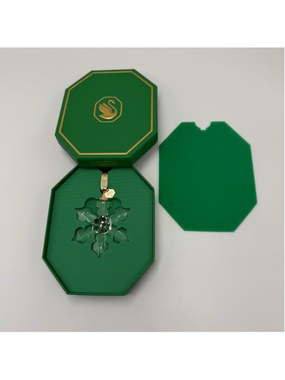 2022 Swarovski Annual Edition
Christmas Ornament Crystal
Snowflake Star 5615387